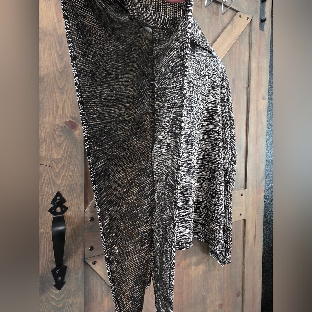 IC Collection Wide Neck Tunic- Butterfly Sleeves With Belt- Size XL - Picture 3 of 5